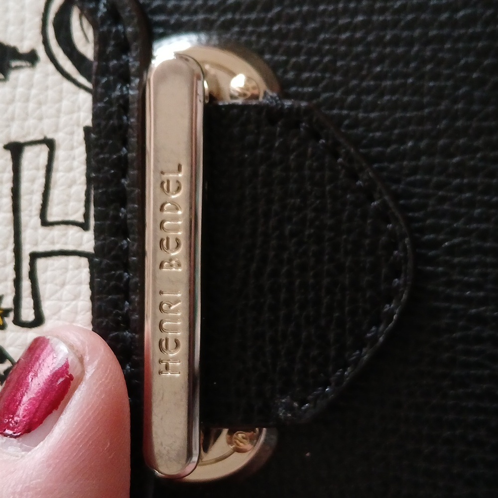 Henri Bendel Graffit Card Holder with Key Chain. - Picture 4 of 13